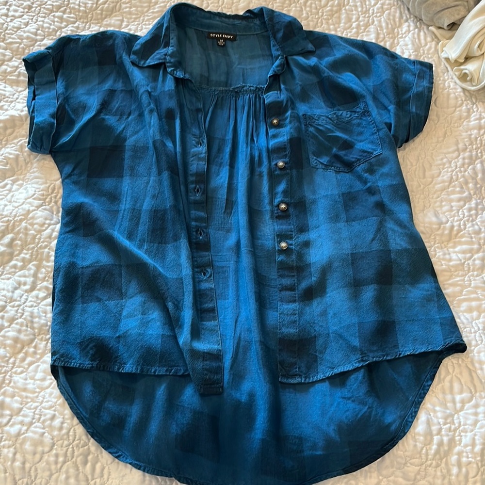 Cuff sleeve, button down, flannel shirt